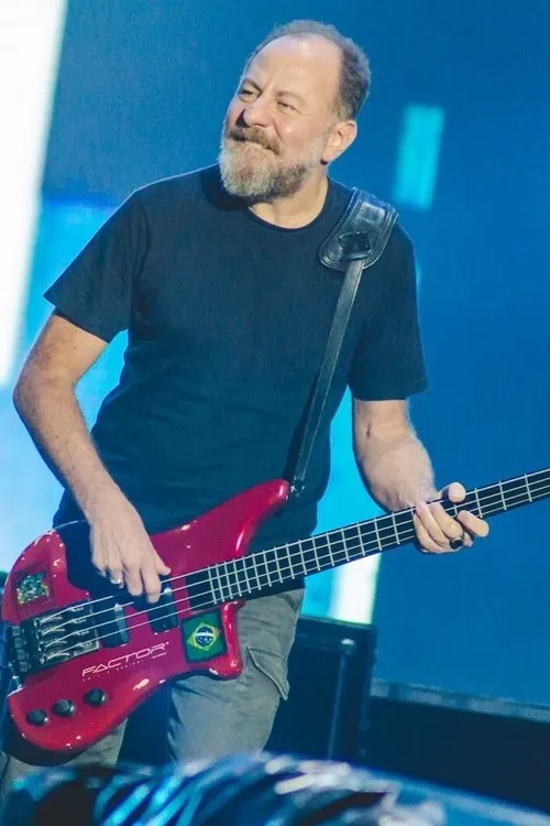 Bi Ribeiro interpretando a Self