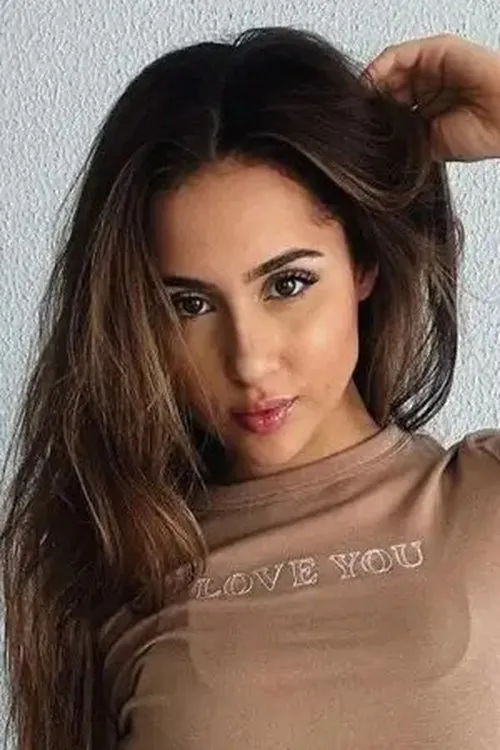 Bia Torres interpretando a Bia