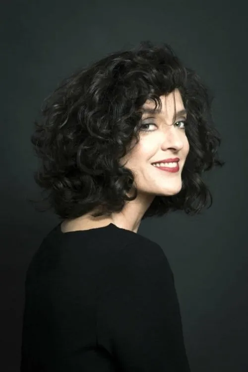 Bianca Byington interpretando a Irmã