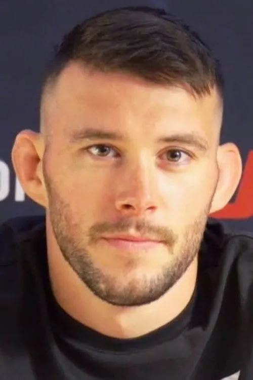 Bill Algeo interpretando a Self