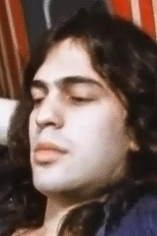 Coke Hennessy ha trabajado con Bill Yort en 2 ocasiones