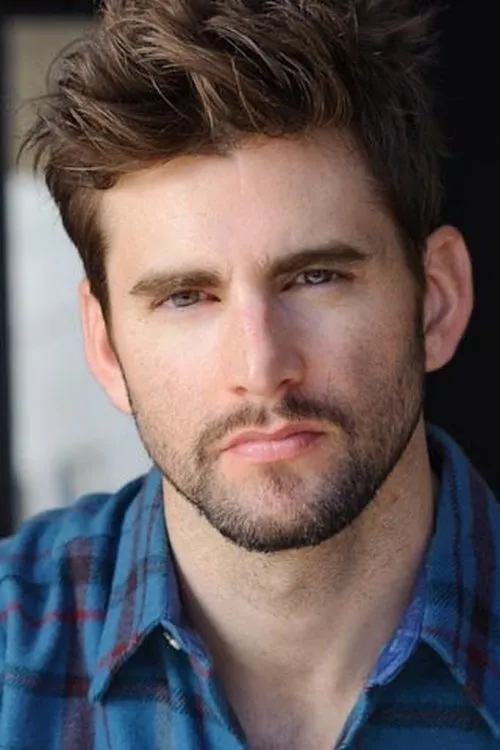 Billy Beck interpretando a Razz