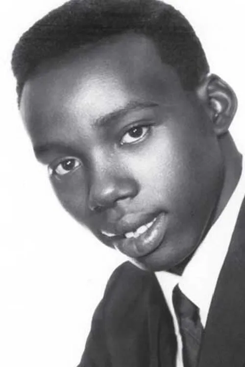 Billy Butler interpretando a Self