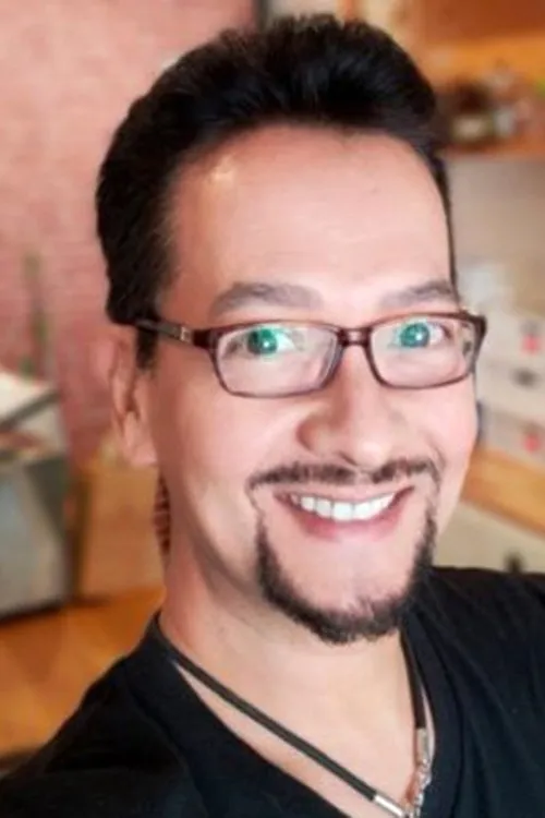 Billy Ogan interpretando a Pong