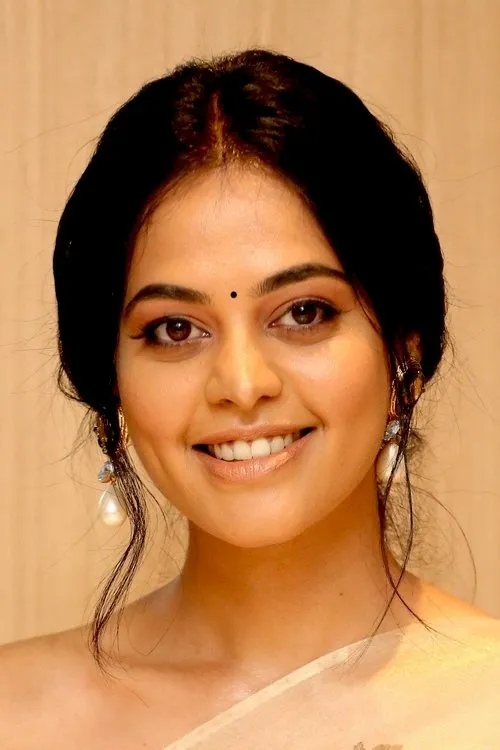 Bindu Madhavi interpretando a Viji