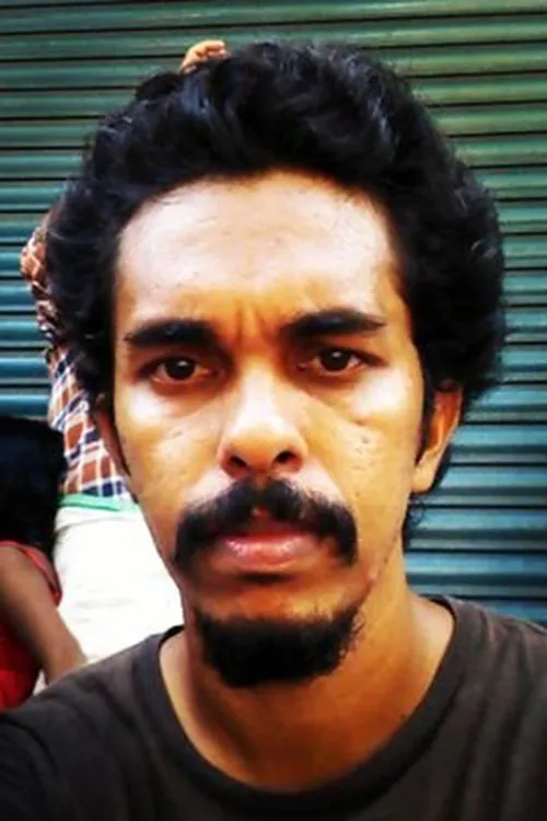 Binoy Nambala interpretando a 