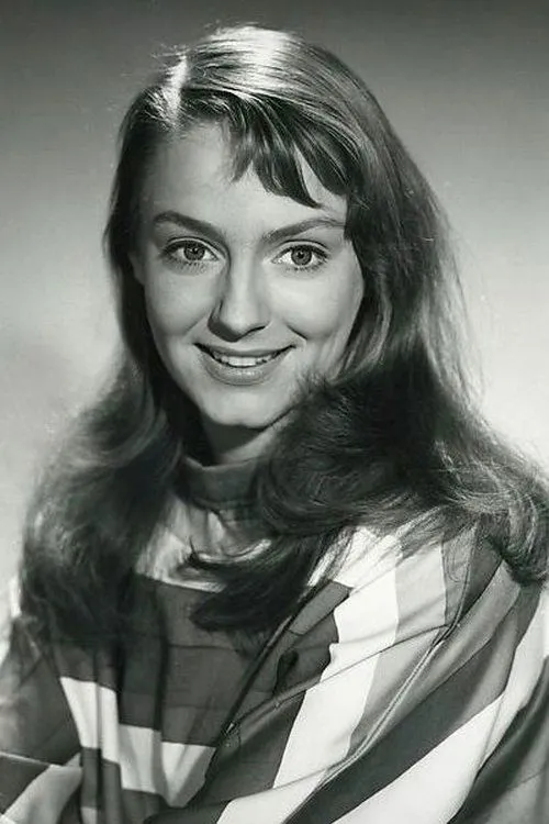 Birgitte Price interpretando a Alice