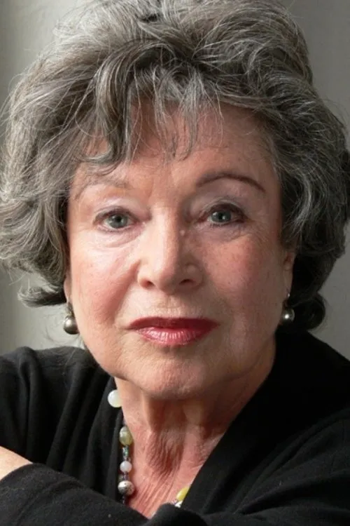 Birke Bruck interpretando a The Major's Wife