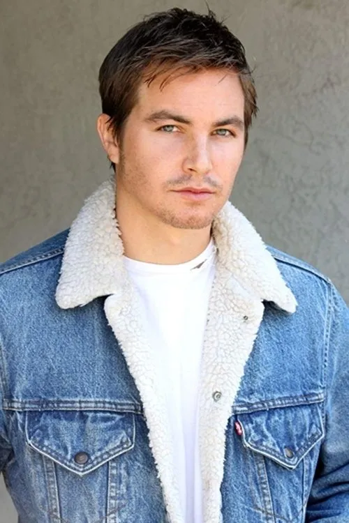 Blair Jasin interpretando a Cody