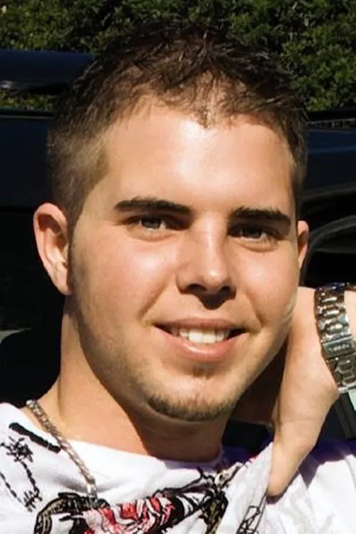 Blake Hunter interpretando a