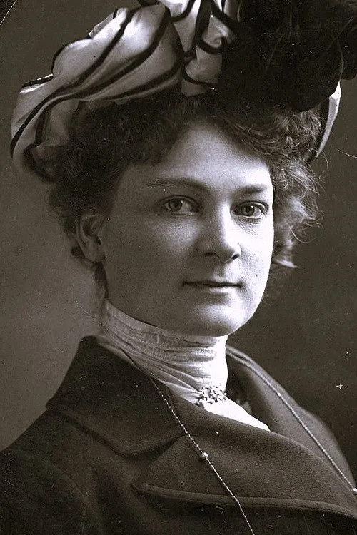 Blanche Douglas interpretando a 