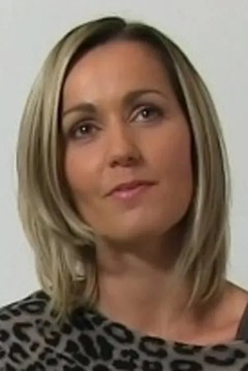 Blanka Grain interpretando a (as Nancy)