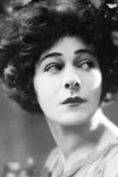 Jehanne d'Alcy ha trabajado con Bleuette Bernon en 4 ocasiones