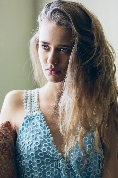 Blue LoLan en su biografía y filmografía