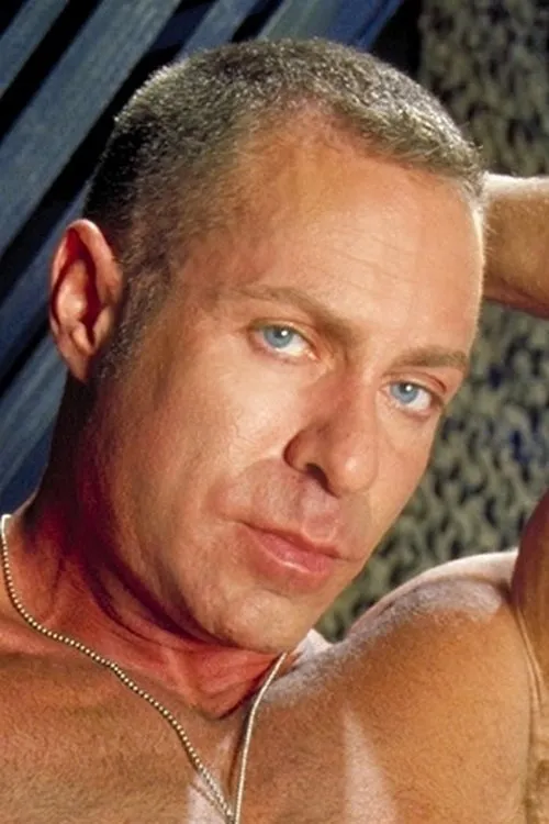 Bo Knight interpretando a 