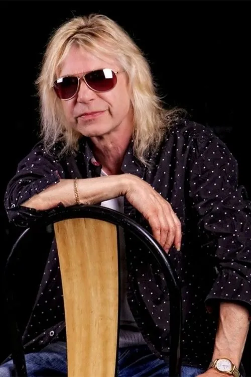 Bob Catley interpretando a Self