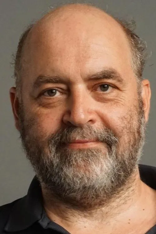 Paul Hartnoll ha trabajado con Bob Keen en 1 ocasiones