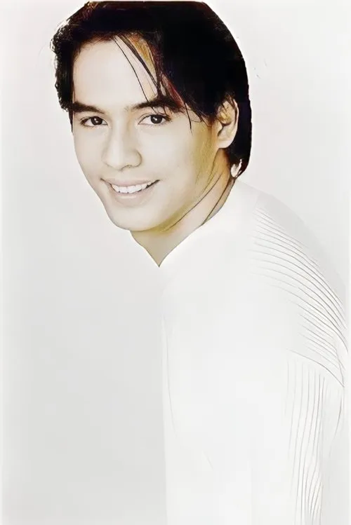 Bojo Molina interpretando a Brian Lorenzo