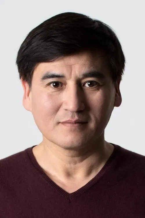 Bolot Tentimyshov interpretando a Director