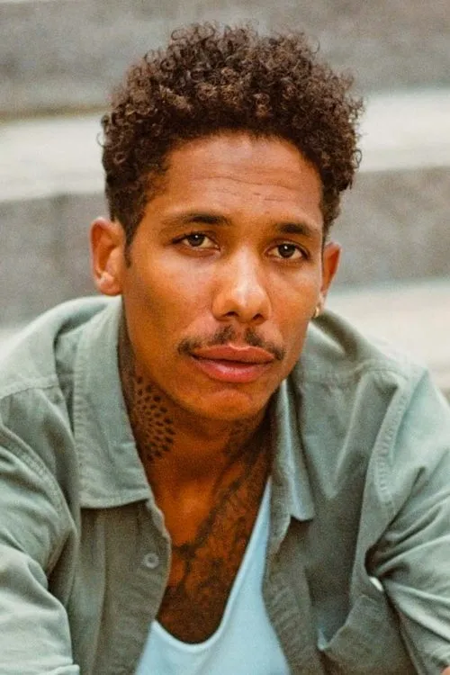 Chris Long ha trabajado con Boo Johnson en 1 ocasiones