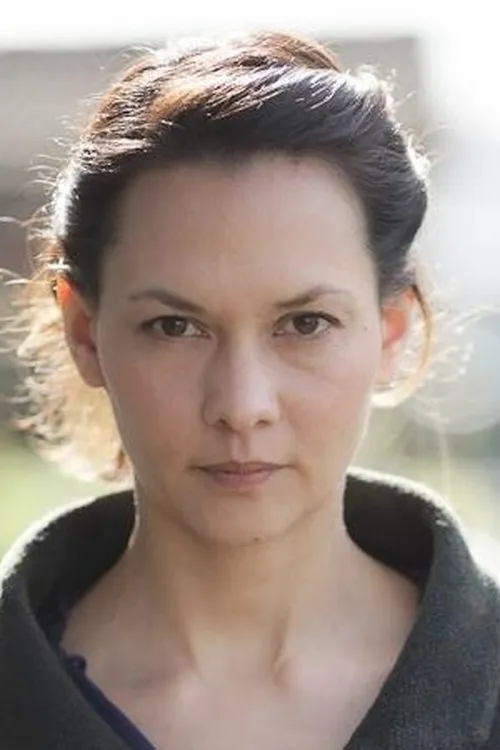 Botum Dupuis interpretando a Christie