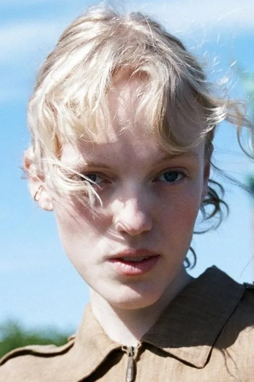 Boy Ewald — personaje: Eva