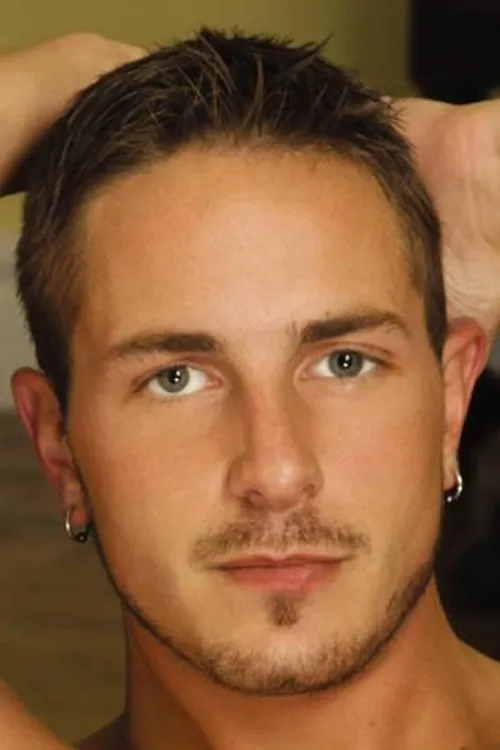 Brad Star interpretando a