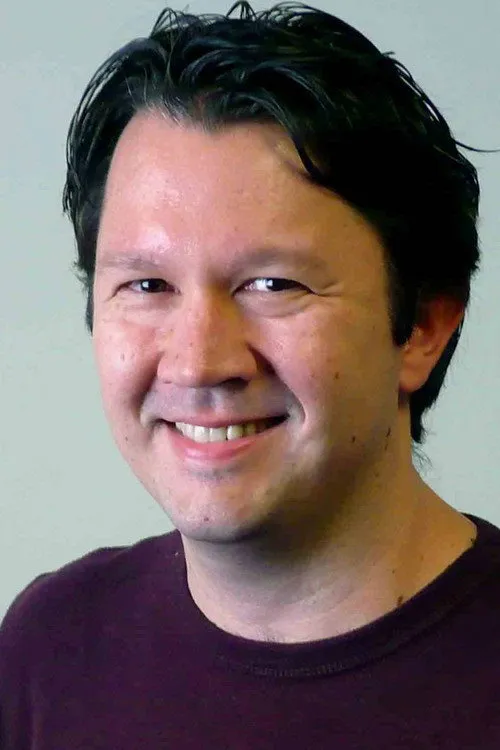 Brad Sykes interpretando a Greasy Hood