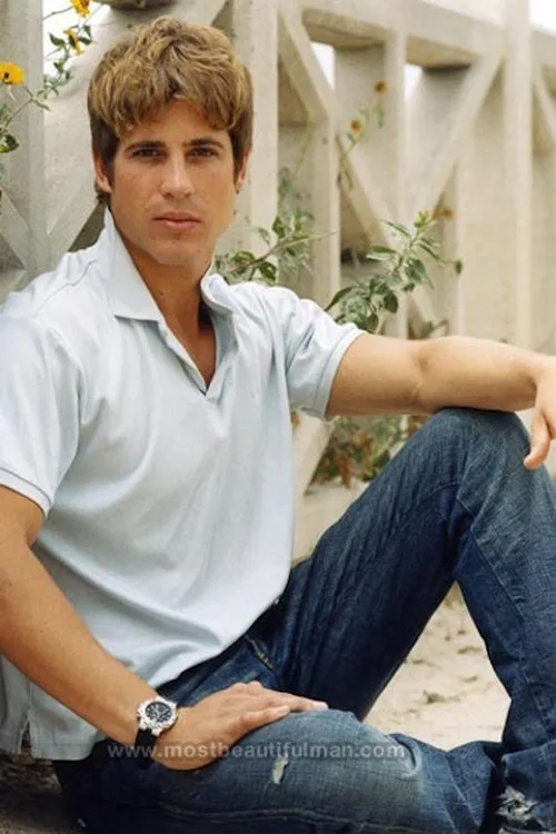 Braden Bacha interpretando a Bryce