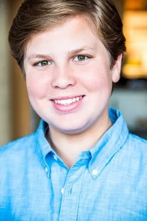 Liam James ha trabajado con Bradley K. Jones en 1 ocasiones