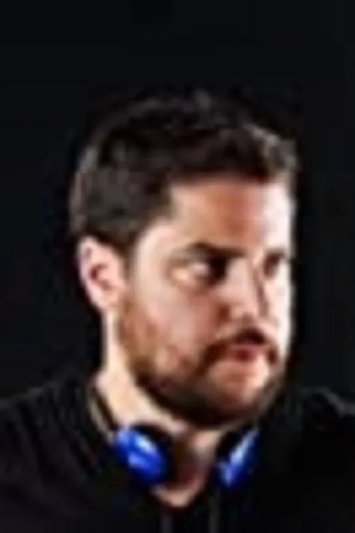 Bradley K. Ross interpretando a Steve