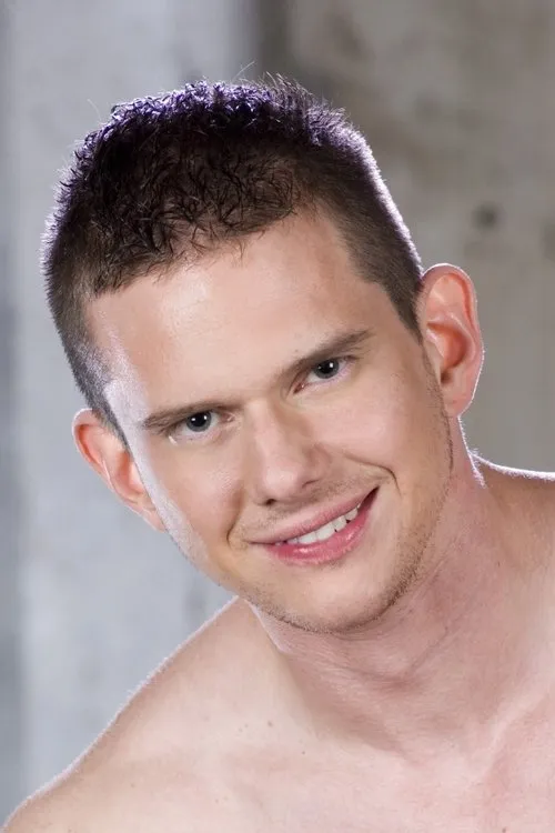 Braeden Casey interpretando a 