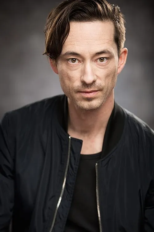 Brahm Taylor interpretando a Christie - Trussberg