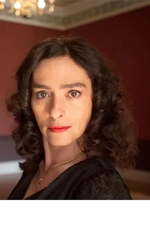 Brana Bajic interpretando a Farah Asad