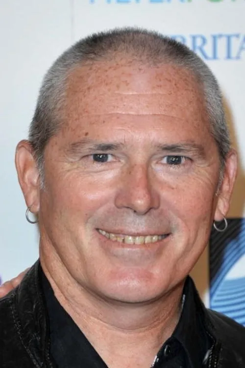 Brandon Cruz interpretando a Little Joe