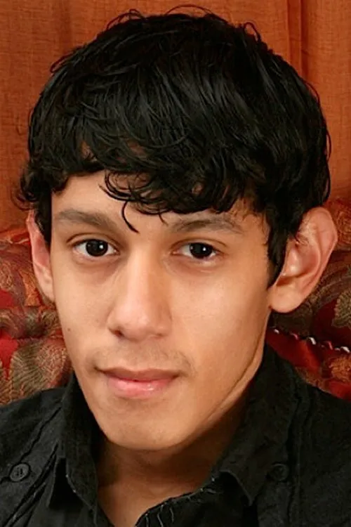 Brandon Cyler interpretando a