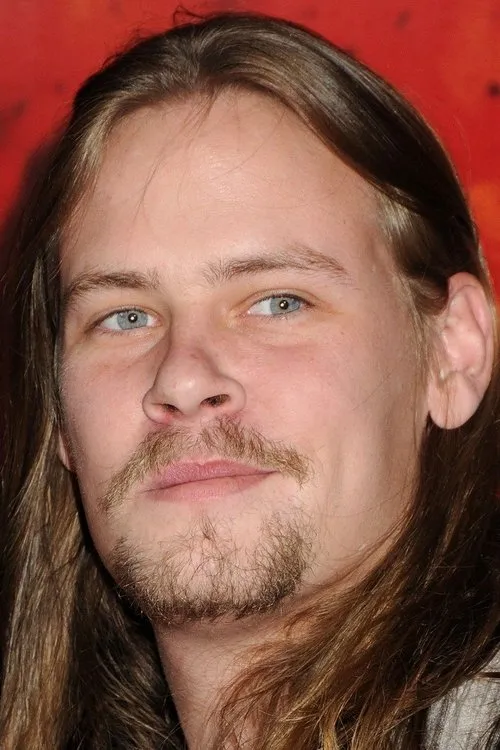 Brawley Nolte interpretando a Sean Mullen