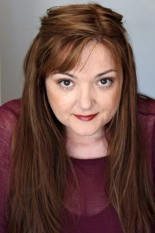 Brenda Banet interpretando a Rocky Plato