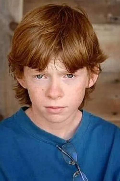 Brendan Hill interpretando a Cliff