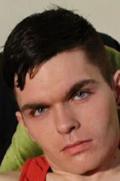 Brendan James interpretando a (archive footage)