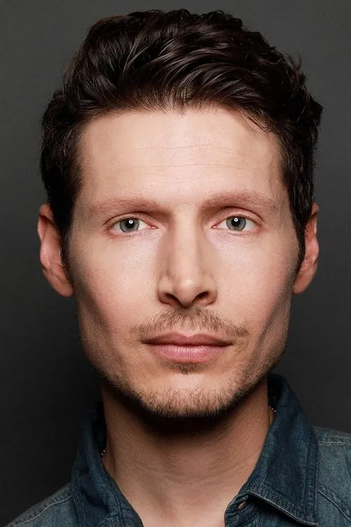 Bret Eric Porter interpretando a Kowalski