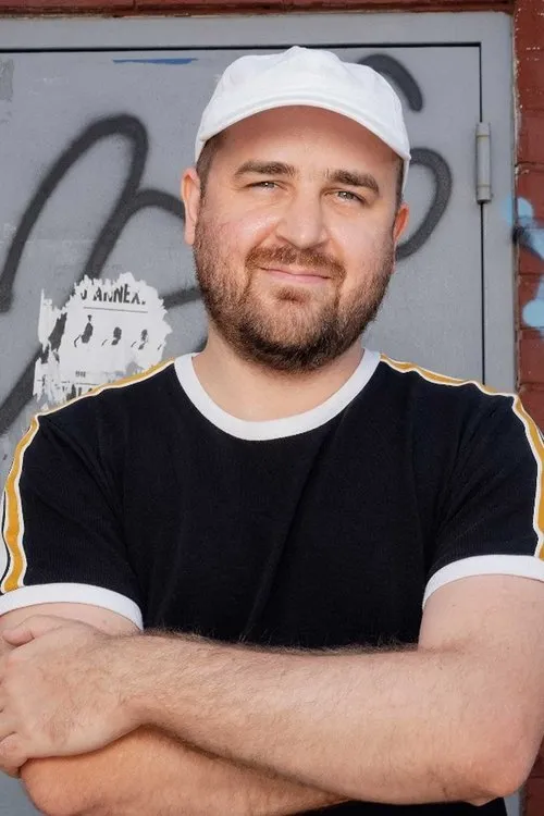 Brett Davis — personaje: John Gentle