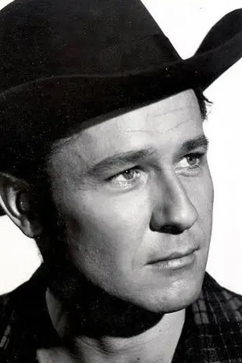 Brett King interpretando a Milo Pagano