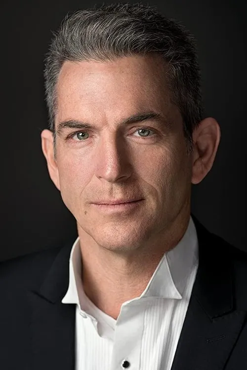 Brett Lawrence interpretando a Shane