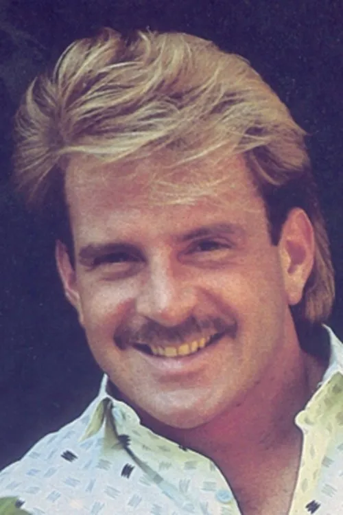 Brian Adams interpretando a Crush