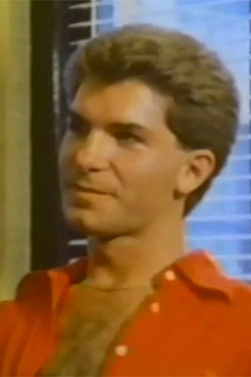 Brian Granger interpretando a Salesman