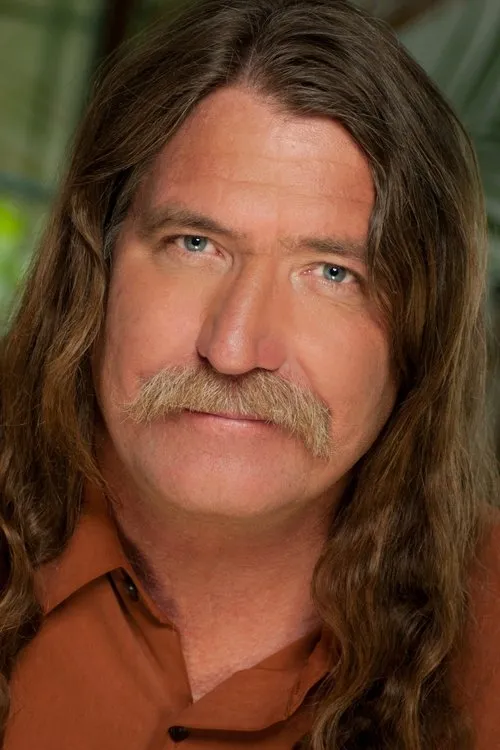 Brian H. Dierker interpretando a Rainey