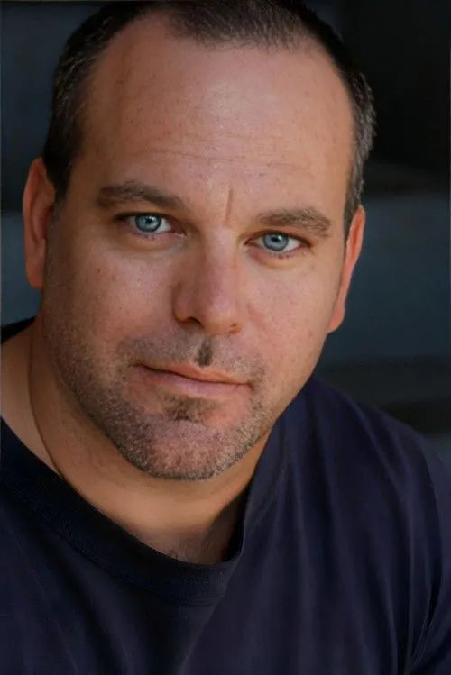 David Thomas ha trabajado con Brian Hall en 1 ocasiones
