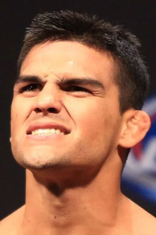 Brian Melancon interpretando a Self