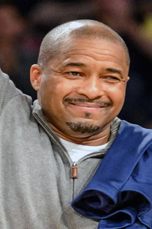 Brian Oliver interpretando a Self